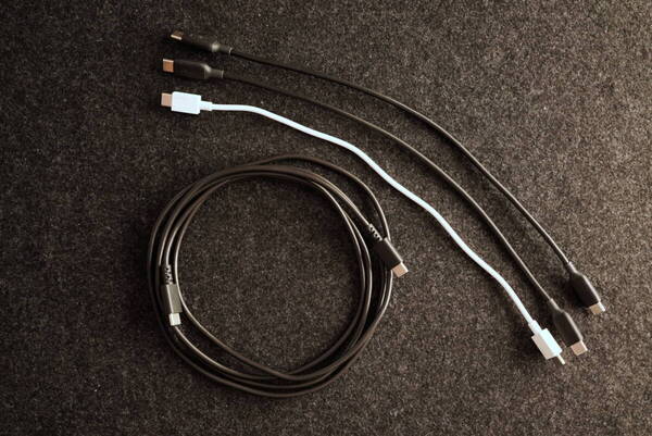 即決☆美品☆送料無料☆USB-Cケーブル 4本セット Anker PowerLine III USB-C & USB-C 2.0 / 0.3m 30cm 1.8m / Nothing / Spigen