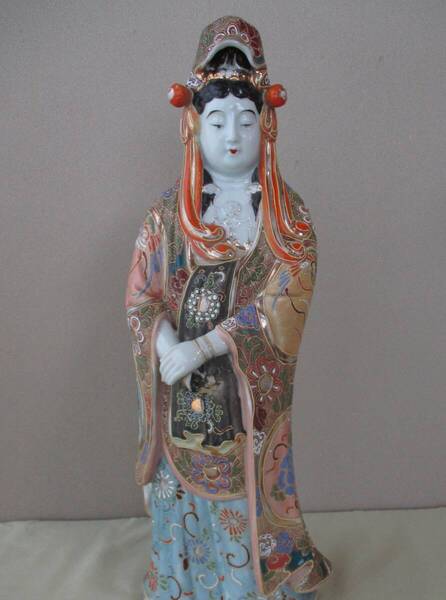 観音菩薩像(九谷焼き・陶磁器製「右手首先が欠損」): 陶芸・仏像芸術・美術工芸品・縁起物・インテリア・オブジェ