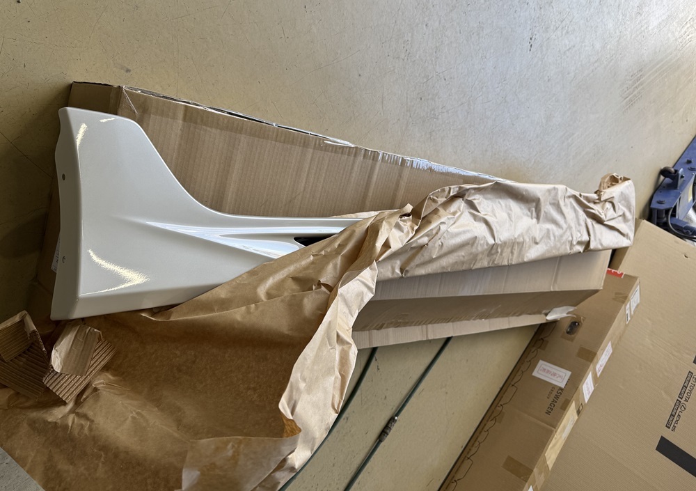  новый товар не использовался Prius PHV ZVW52 оригинальный OP Modellista RH правый боковой юбка водительское сиденье сторона подножка 76911-690A H29 год 4 месяц 