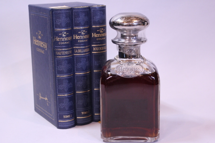 Hennessy COGNAC シルバートップ 未開栓 古酒 700ml Yahoo!オークション -「ヘネシー シルバートップ」の落札相場