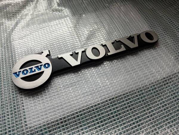 【ゆうパケット送料込】VOLVO(ボルボ) エンブレム 縦4cm×横16cm×厚4mm アルミ製 ⑥