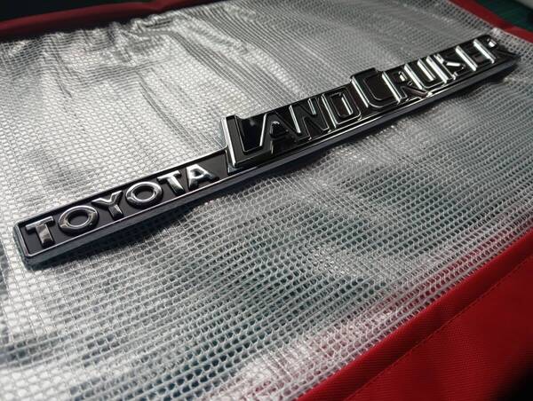【ゆうパケット送料込】TOYOTA LAND CRUISER(トヨタ ランドクルーザー) 3Dエンブレム 黒/銀 レトロエンブレム