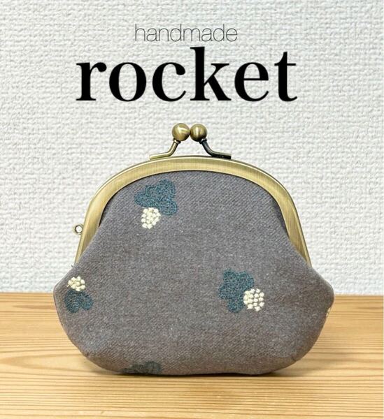 ★ ハンドメイド アーチ型 がま口 ポーチ お財布 light berry DOP グレー 刺繍 ★ ミナペルホネン ライトベリー ドップ 生地 はぎれ mina