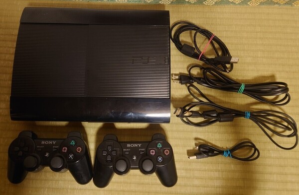 SONY PS3 本体 CECH-4300C + 純正コントローラー2個 + ケーブル類付き