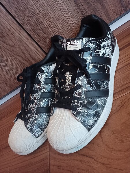 アディダス adidas スーパースター Super Star 黒白ボタニカル BA7584 24. 5cm