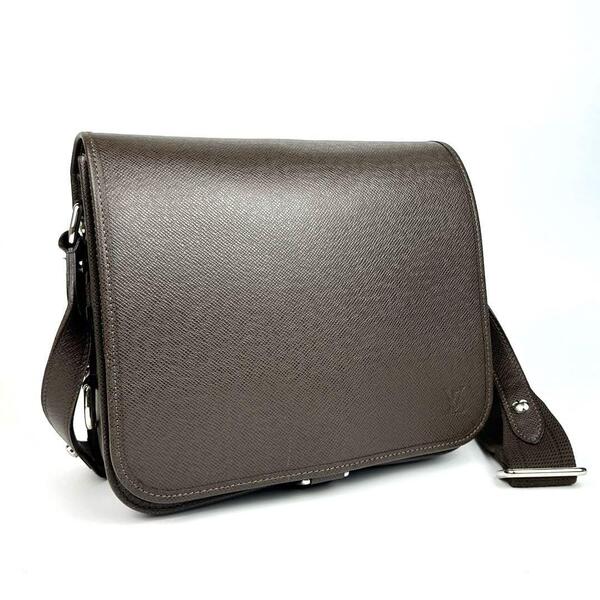 極美品 LOUIS VUITTON ルイヴィトン タイガ アンドレイ グリズリ M32488 メッセンジャー ショルダーバッグ フォーマル 男女兼用 レザー 革