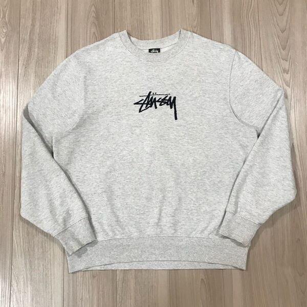 STUSSY Stock Applique app crew sweat shirts ステューシー スウェット シャツ トレーナー ストック ロゴ グレー 刺繍 パーカー Tシャツ