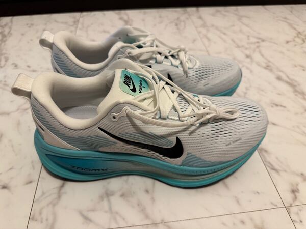 HM6803-103 未使用品 NIKE ナイキ ランニングシューズ スニーカー ZOOM VOMERO 18 サイズ27.5cm ズームボメロ メンズ