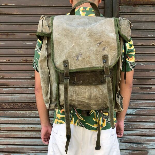 60s イタリア軍実物 山岳部隊 フィールドパック 70s ヴィンテージ バックパック ミリタリー リュックサック 麻生地 ユーロ ヨーロッパ古着