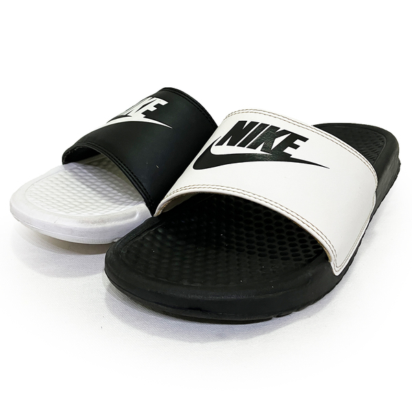 ナイキ ベナッシ サンダル ホワイト ブラック 25.0cm NIKE BENASSI 正規品 818736-011 シャワーサンダル スポーツ スリッパ ミスマッチ