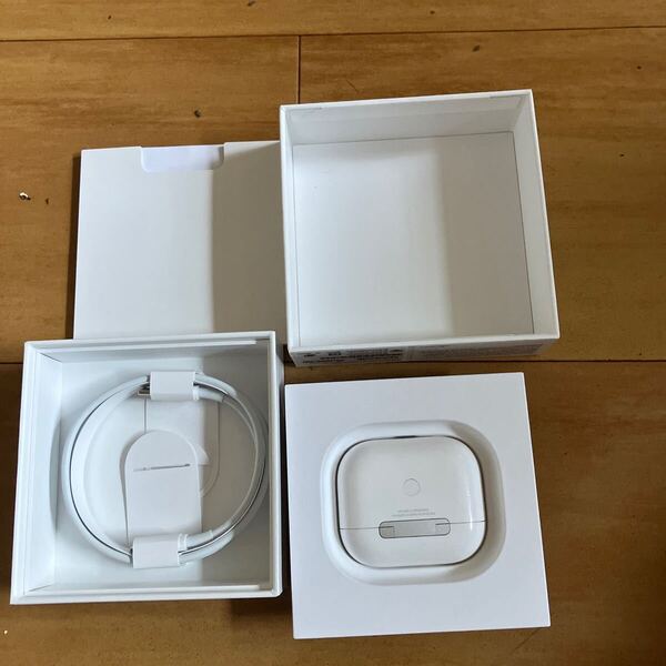Airpods 第三世代 Lightning端子 本体 充電ケース MME73J