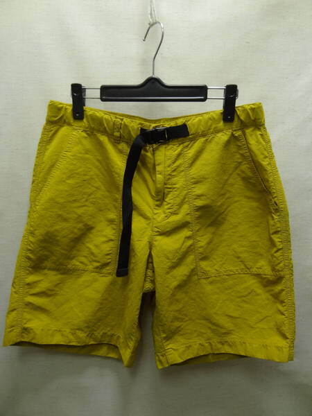 ほぼ新品 ユニクロ UNIQLO メンズ ナイロン100%素材 4ポケット 前ジッパー付アウトドアタイプマスタード色ショートパンツ M(76-84cm)