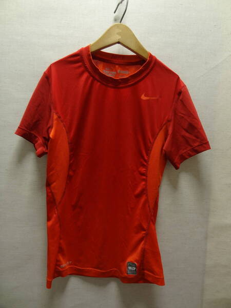 全国送料無料 ナイキ NIKE PRO COMBAT コンプレッション メンズ ポリ&ウレタン素材 ワインXオレンジ色 半袖 Tシャツ Mサイズ