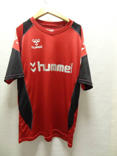 全国送料無料 ヒュンメル hummel メンズ ポリエステル100% 半袖 黒X赤色 シルバープリント サッカーフットサルスポーツゲームTシャツ M