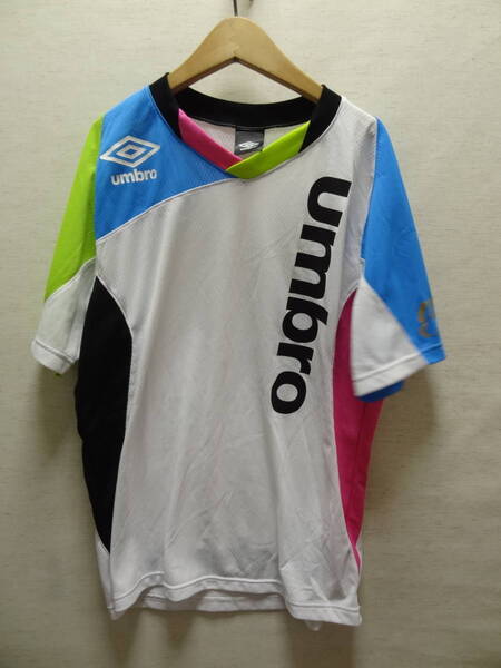 全国送料無料 アンブロ UMBRO デサント製 メンズ ポリエステル100%素材 サッカーフットサル等スポーツ用 半袖 ゲームTシャツ O(XL)