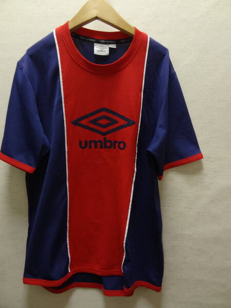 全国送料無料 USA アメリカ古着 アンブロ UMBRO メンズ ポリエステル100% サッカーフットサル等スポーツ用 半袖 紺X赤色 ゲームTシャツ M