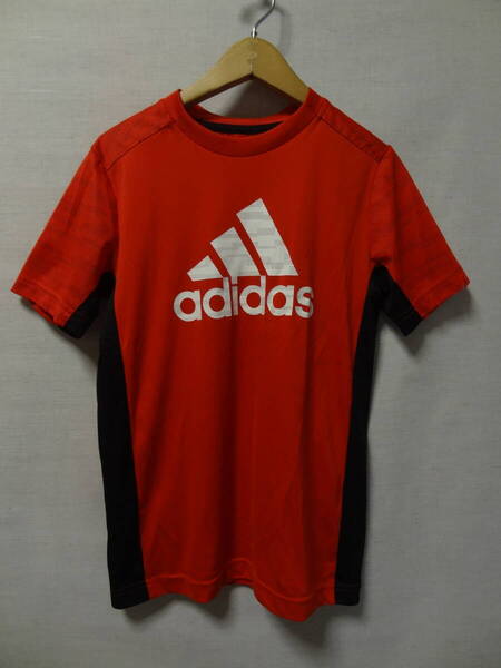 全国送料無料 アディダス adidas 子供服キッズ男の子 サッカー等スポーツ ポリエステル100%素材 赤色 半袖 ゲームTシャツ 150