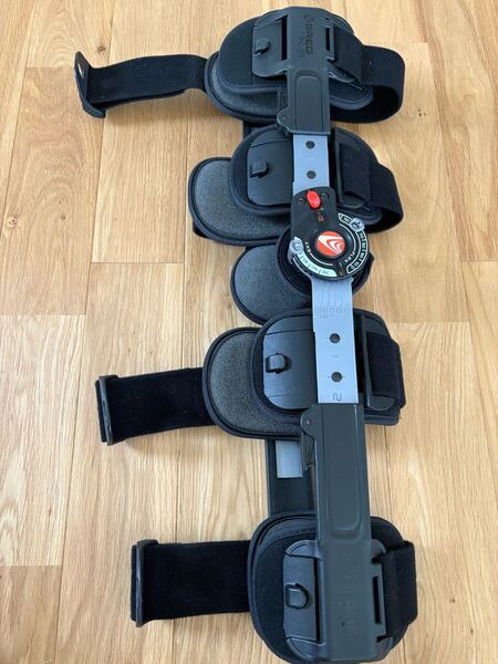 Breg 膝用装具 角度、固定調整機能付き 術後装具サポーター 前十字靭帯 Knee Brraces 医療用 トップメーカー 中古