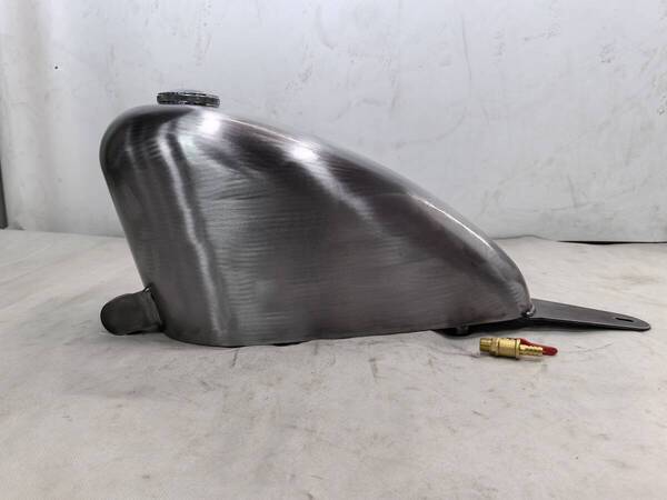 T-144 11L ホンダ V-TWIN MAGNA VT250 マグナ250 スポーツスタータンク カスタム タンク製作工房