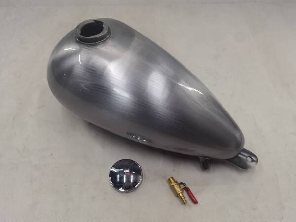 T-139 汎用 ハーレー用 9L マスタングタンク チョッパー ロートンネル ナロー タンク製作工房