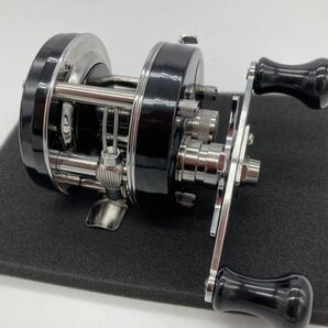 新品未使用 アブガルシア アンバサダー 4501C ファクトリーチューン ブラック 左巻き ABU ambassadeur