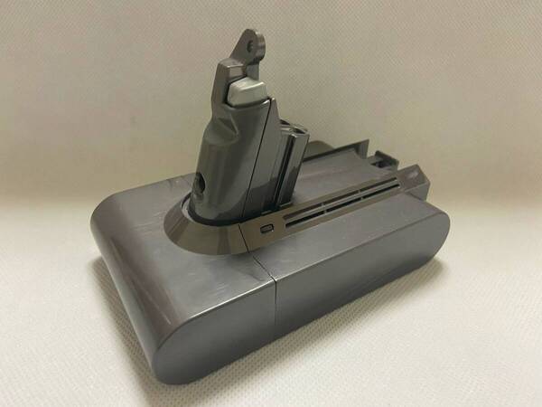 【純正/7分動作確認済】V6ダイソンコードレスクリーナー 純正バッテリー 中古品 ◆008◆