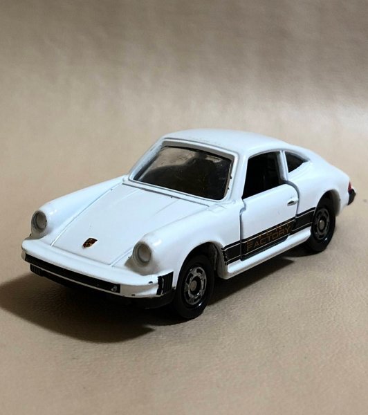トミカ2台セット フォードGT ポルシェ911カレラ 白 シルバー