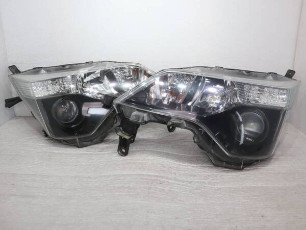 キレイ HID 【コーティング済】 キセノン 迅速発送 KOITO 52-261 迅速発送 管理BR56-6 スペイド NCP141 NCP145 NSP140 ヘッドライト 左右