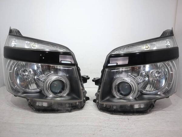 破損なし HID 【コーティング済】キセノン KOITO 28-203 迅速発送 管理BR60-8 ヴォクシー ボクシー ZRR70 ZRR75 ヘッドライト 左右