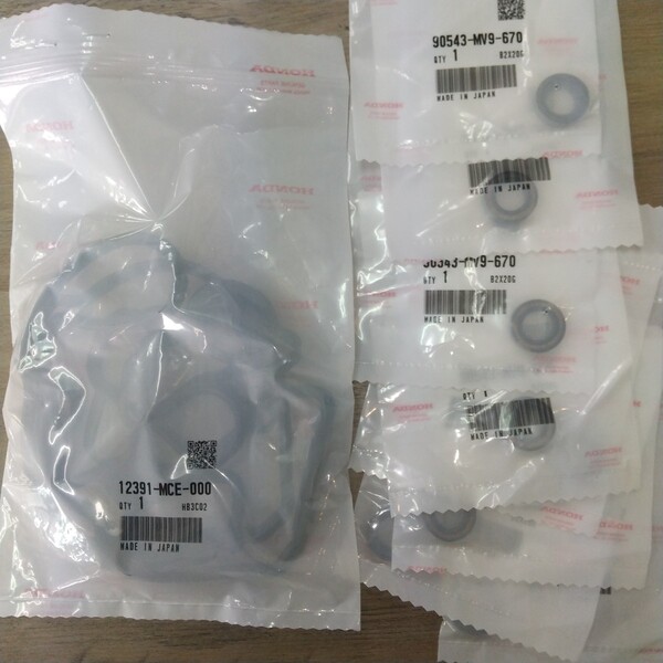 CB400SF NC39 NC42 シリンダーヘッドカバーガスケット ヘッドパッキン エンジン 12391-MCE-000 CB400スーパーフォア 純正 新品
