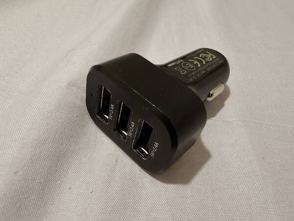 シガーソケット USB 車 スマホ 充電器 車載 3口 急速充電 2.4A トラック 24V対応 カーチャージャー