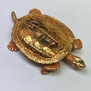 美品 縁起物 金色の亀 大変良き縁起物 長寿の意味合いもあり、財を築く不思議なパワーを持つ金色の亀