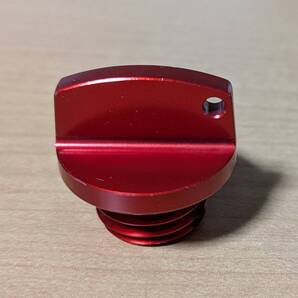 オイルフィラーキャップ 赤 汎用品 M20 P2.5