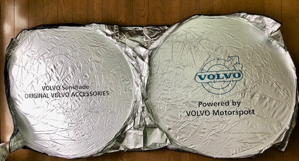 送料無料!車内の暑さ対策に!さりげなく ボルボ VOLVOロゴ サンシェード 安心の国内発送!850 V70 V60 V40 C60