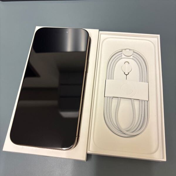 ジャンク 未使用品に近い iPhone16 Pro Max 256GB Softbank 最大容量100% 展示品 赤ロム保証 本体 SIMフリー 中古 iPhone 16