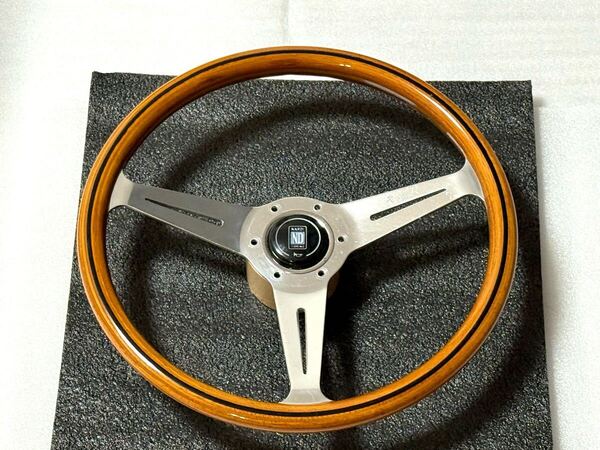 【送料無料】ナルディ クラシック ウッド ライトブラウン ステアリング ランクル NARDI 旧車 36.5 70 80 ロードスター ジムニー ハンドル
