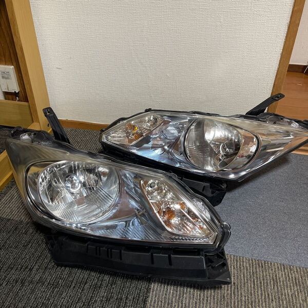 フリード DAA-GP3 ヘッドランプ ヘッドライト ASSY ハイブリッド 左右セット 送料込み 即決