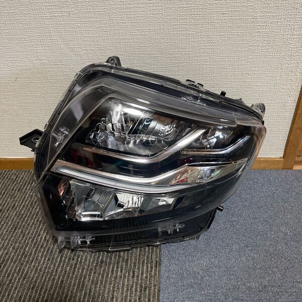 ダイハツ タント カスタム LA650S/LA660S 純正 LED 左 ヘッドライト 送料込み 即決
