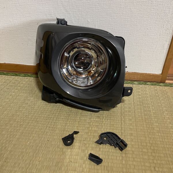 美品 スペーシアギア MK53S ヘッドライト 右側 LED 送料込み 即決