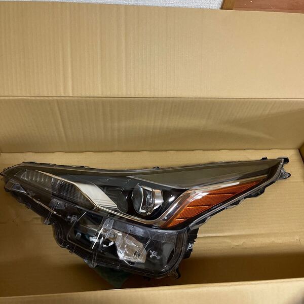トヨタ 純正 ZVW50 ZVW51 プリウス 後期 LED ヘッドライト 左側 送料込み 即決 点灯済 純正品