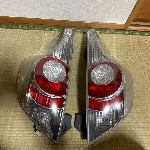 アクア 左テールランプ NHP10 LED スタンレー 52-252 印象Z 2013年 送料込み 即決