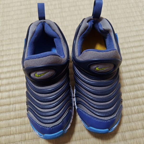NIKE ナイキ スニーカー ダイナモフリー 子供スニーカー キッズ靴 20 ネイビー×グレー シューズ 通気構造 軽量 ダイナモ シンプル人気