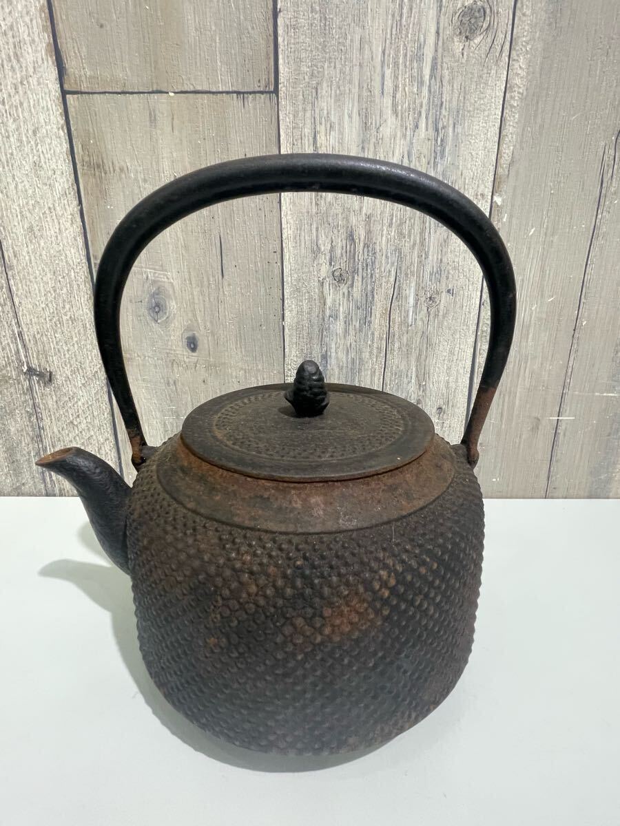 新品、付属品付 南部伝統工芸士 及川寛治作真作保証15型姥口 マルル様 売約済み Yahoo!オークション -「寛治」(鉄瓶) (鉄製)の落札相場・落札価格