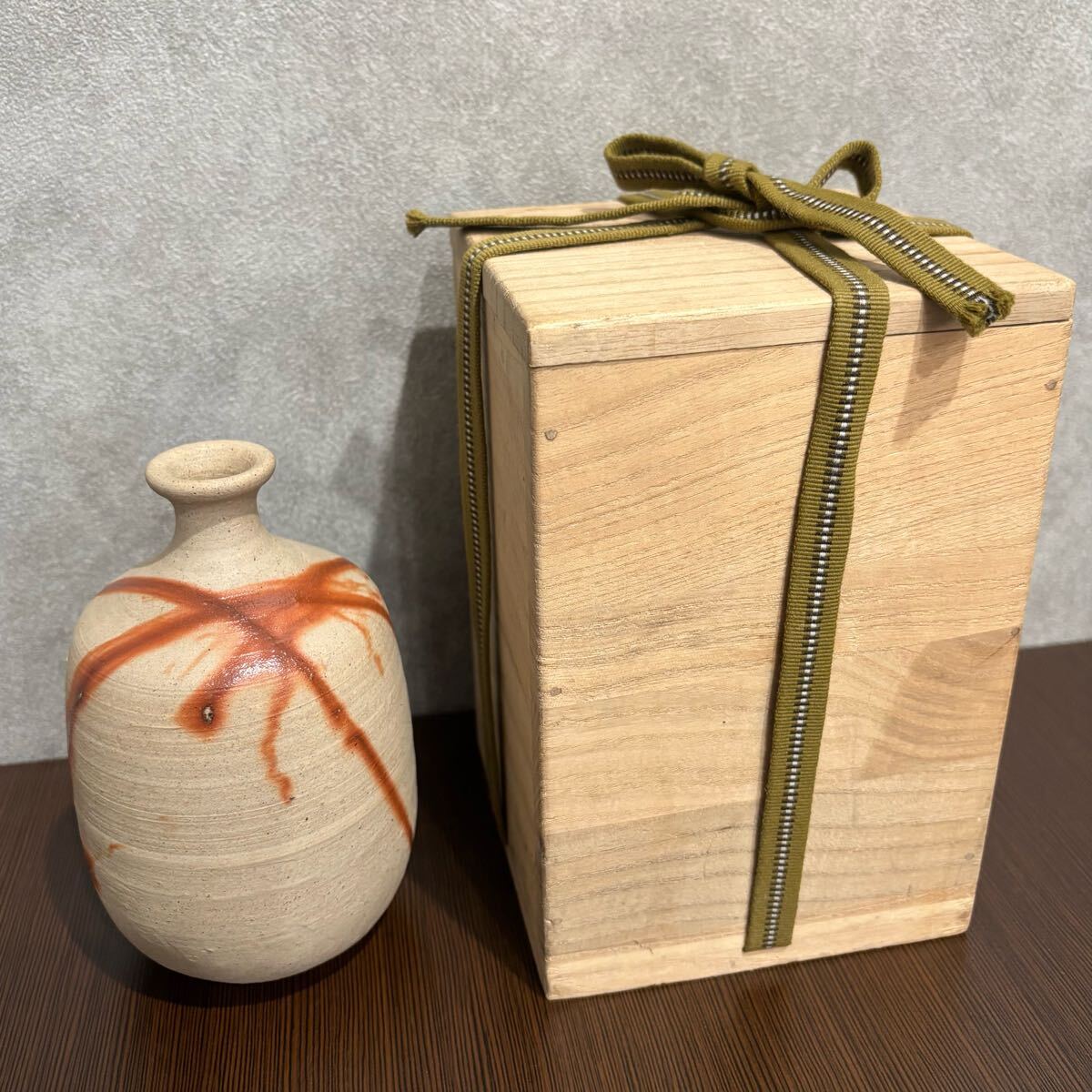 Amazon.co.jp: 古備前 雀口 掛花入 小徳利 古備前鳶口 古美術