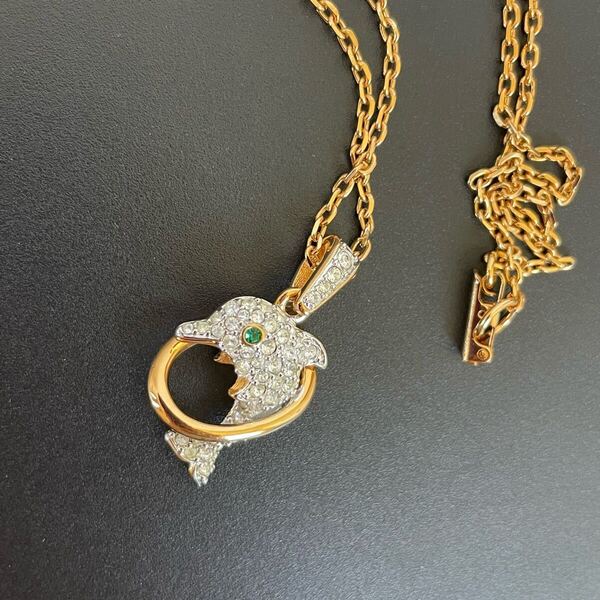 SWAROVSKI スワロフスキー 美品 正規品 アクセサリー ジュエリー ネックレス ピンクゴールド エメラルドカラー イルカ ドルフィン