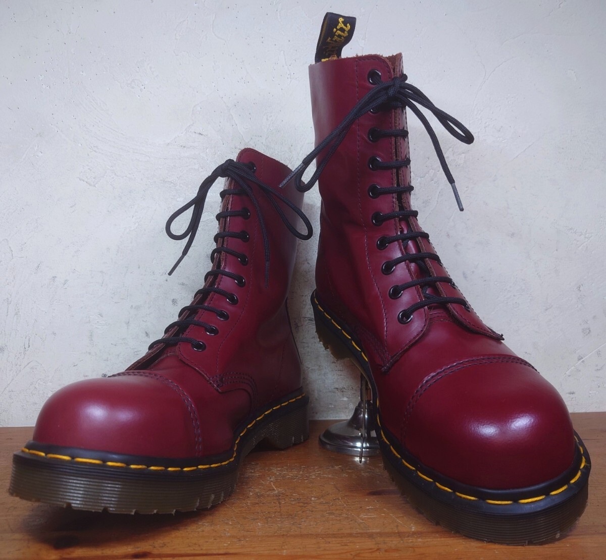 Yahoo!オークション -「ドクターマーチン 10ホール チェリー」の