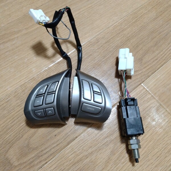エクシーガ YA5 YA4 YAM ステアリングスイッチ リモコン クルーズコントロール ブレーキ BL5 BP5 レガシィ GRB GVB インプレッサ SJ5 SJM
