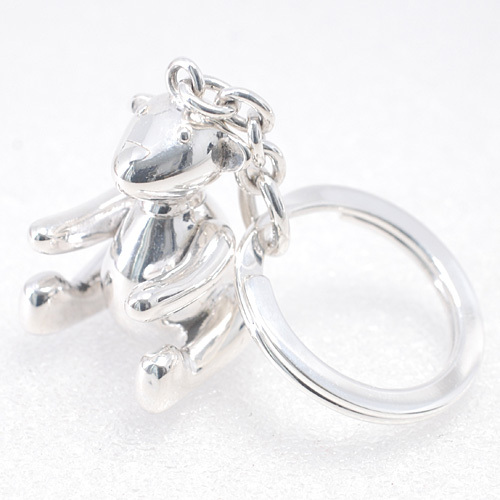 グッチ キーリング シルバーGロゴ 鍵モチーフ 箱保存袋つき 未使用品 グッチ キーリング シルバーGロゴ 鍵モチーフ 箱保存袋つき 未