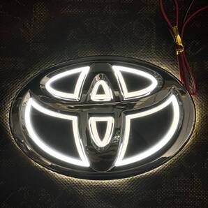 【送料無料】国内発送 TOYATA トヨタ 4D LEDエンブレム 交換式 フロント用 リア用 12cm×8cm ホワイト