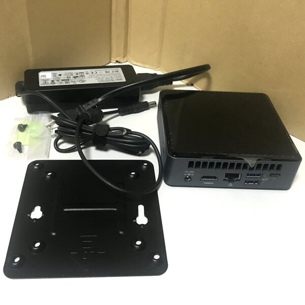Windows11 小型パソコン Intel NUC BXNUC10I3FNK Core i3-10110U Wi-Fi6 GigaLAN 8GB NVMe SSD256GB VESA金具付 117x112x38mm 必ず内容確認